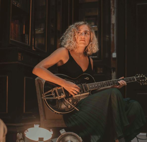 Concert avec Mary Bach à la médiathèque le 8 juin 2024.