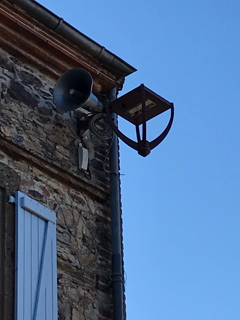 Un nouveau lampadaire à ampoule LED Vue d'un lampadaire à ampoule LED