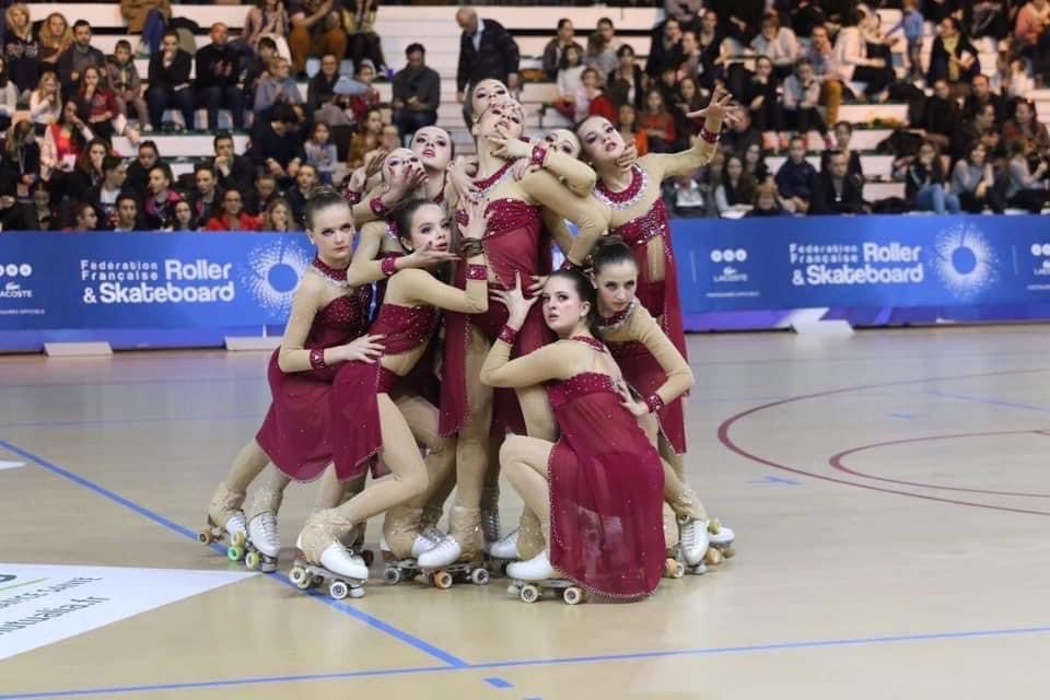 Gala de patinage artistique sur roulettes du club de roller skating.