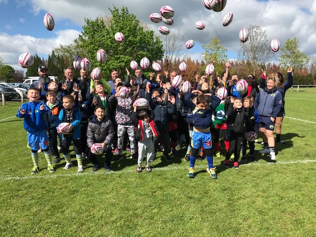 RCV XIII : remise de ballons aux joueurs des écoles de rugby 2023 RCV XIII : remise de ballons aux joueurs des écoles de rugby 2023