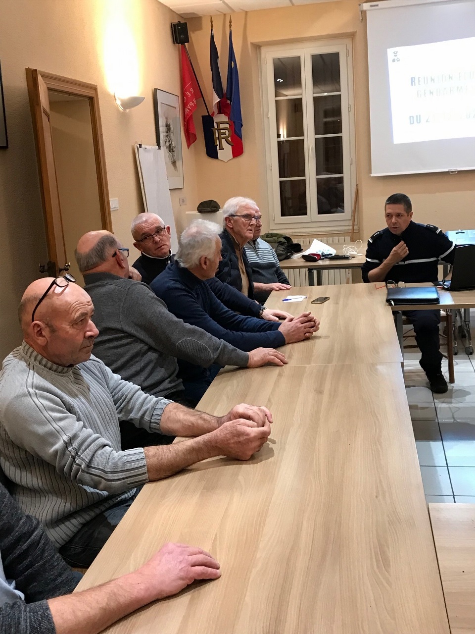 Réunion élus / gendarmerie du 21 12 2023. Réunion élus / gendarmerie du 21 12 2023.