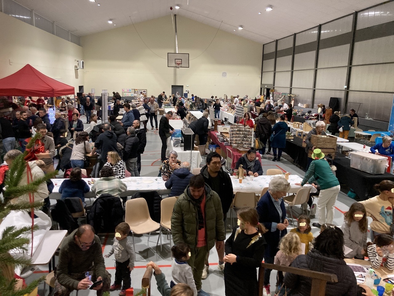 Gros succès pour le marché de Noël 2023. Gros succès pour le marché de Noël 2023.