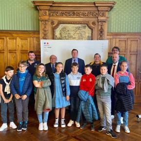Les membres du Conseil Municipal Jeunes reçus en préfecture.