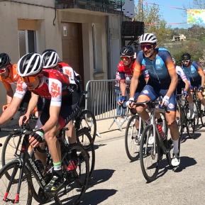 Deux courses cyclistes le 07 avril 2024.